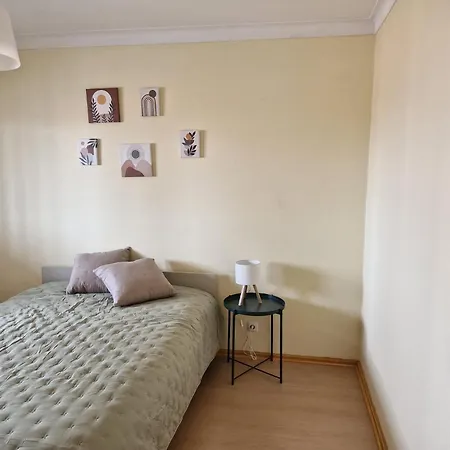 Center Apartment *